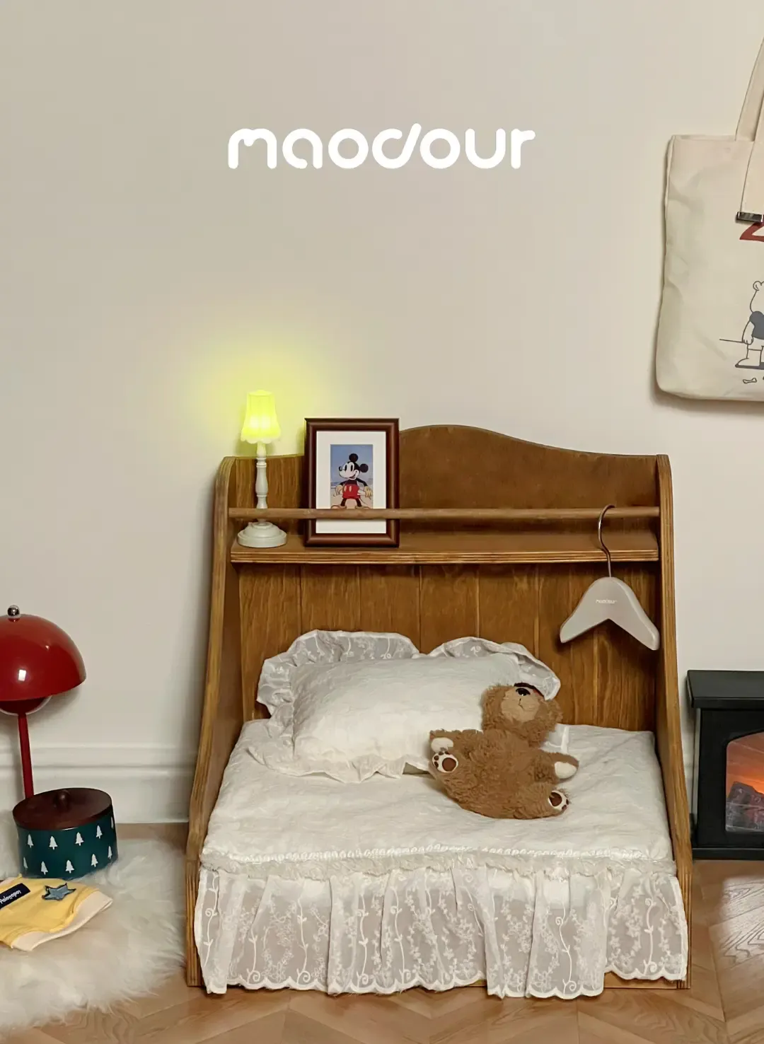 Nordic Vintage Solid Wood Pet Bed — construction detail 9