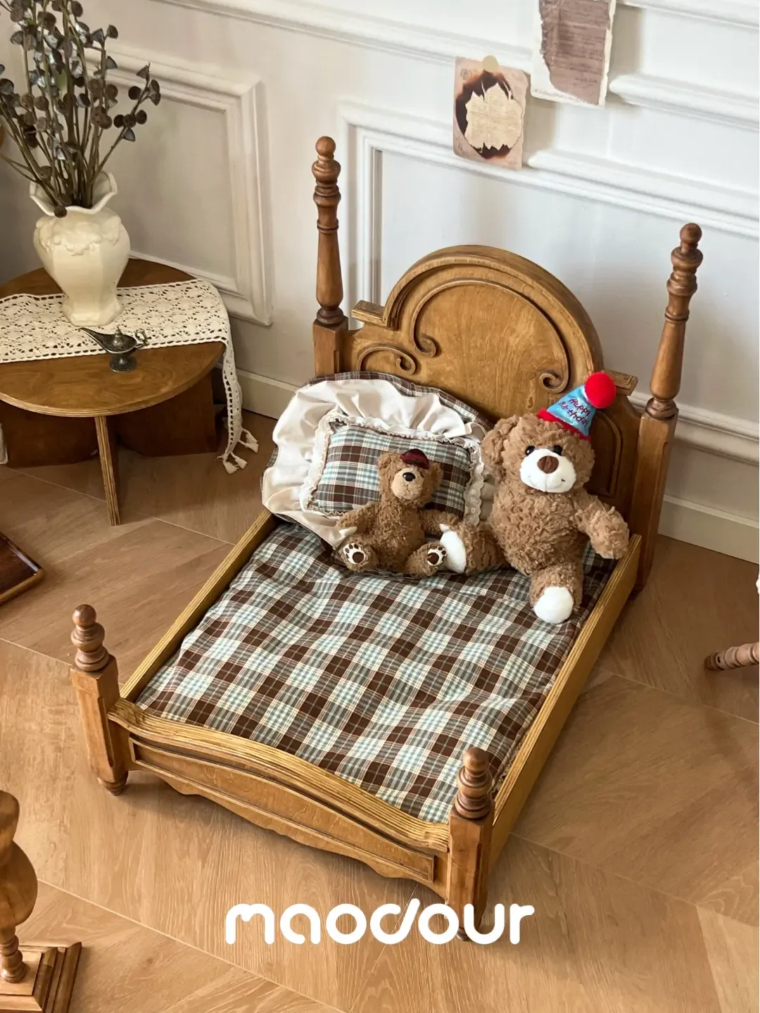 Anna princess vintage pet bed detail 6