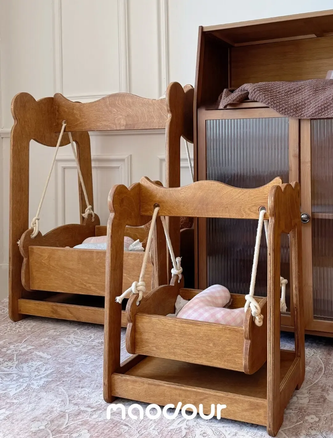 Bear Wooden Pet Swing Bed — construction detail 2