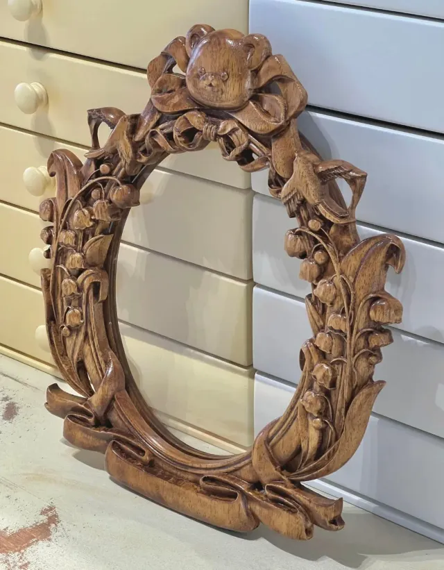 wooden pet furniture manufacturer - Lily-of-the-Valley Bear Carved Photo Frame, view 7
