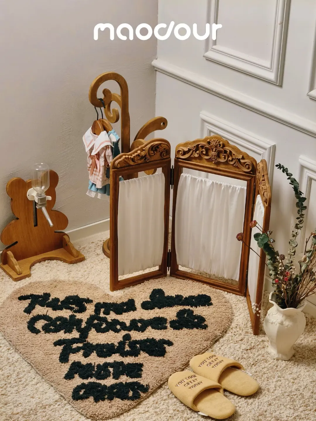 Satin carved folding pet screen divider detail 4