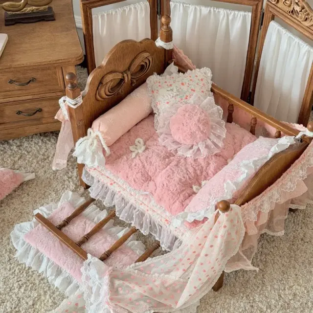 pet bedding manufacturer - Classic Cradle Pet Bedding & Lace Set, view 4