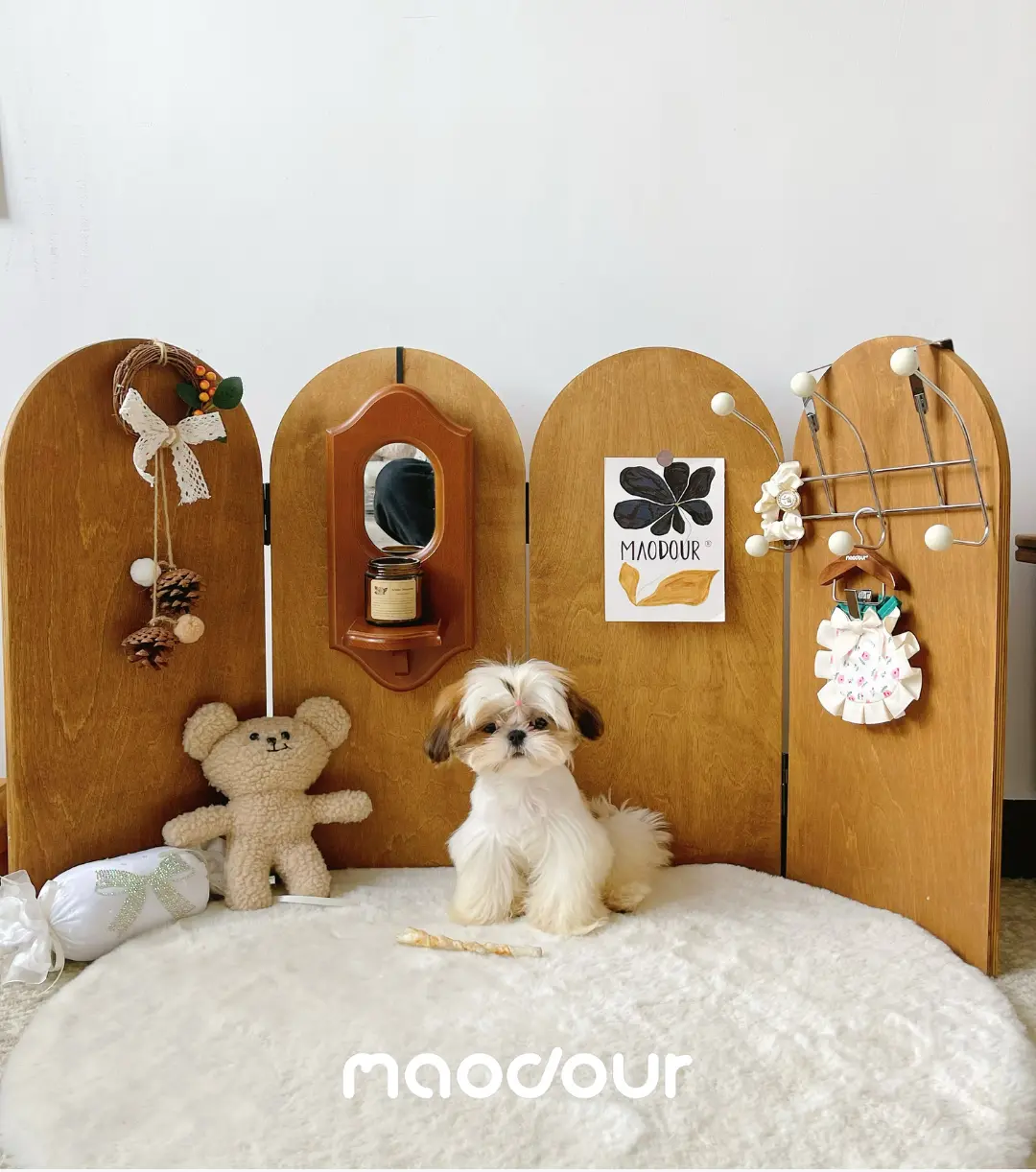 Vintage wooden pet screen divider detail 13