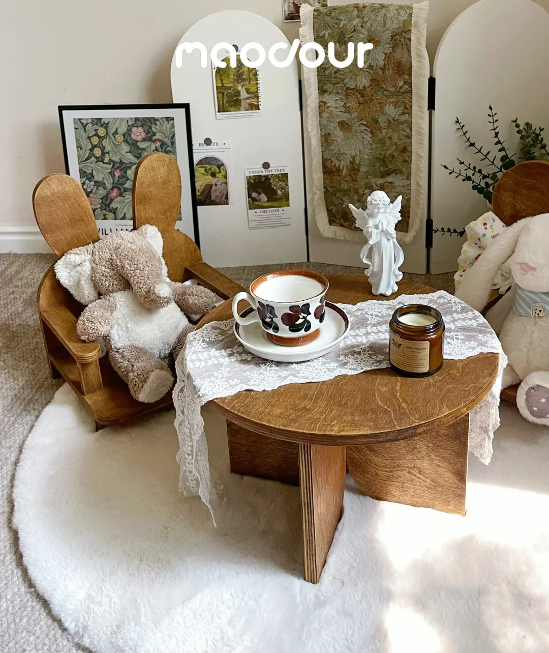 Vintage round pet side table and mini chair detail 3