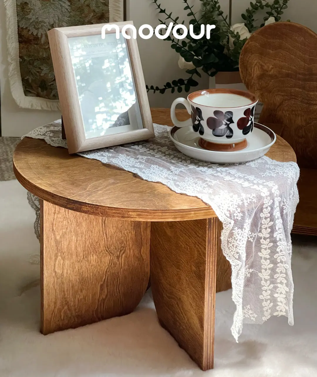 Vintage round pet side table and mini chair detail 8