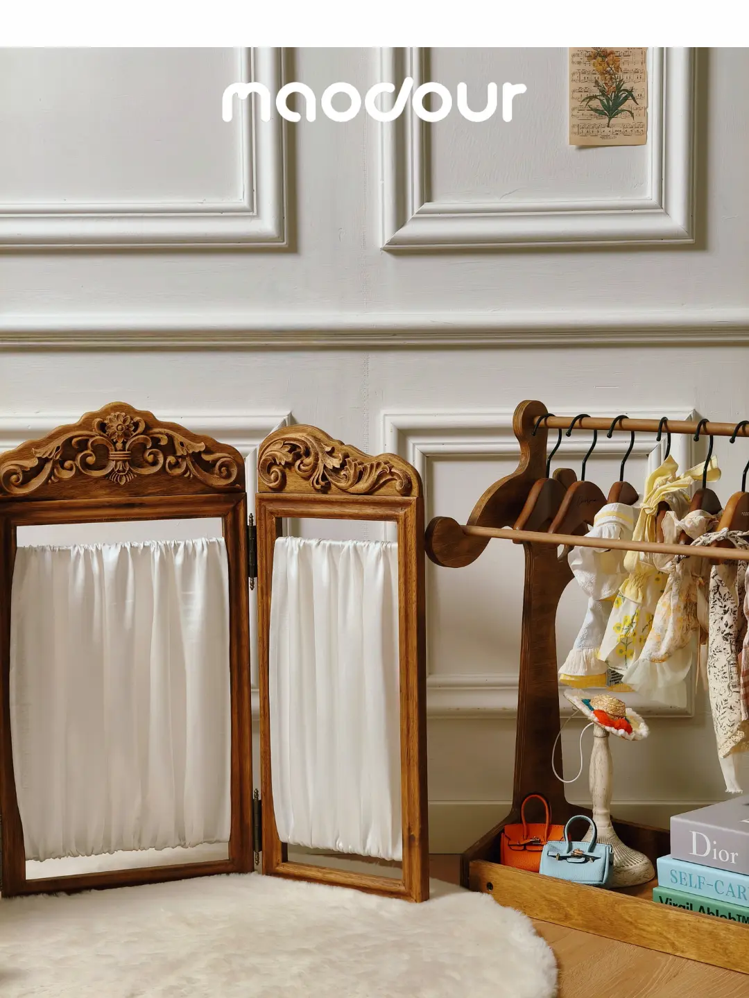 Satin carved folding pet screen divider detail 11