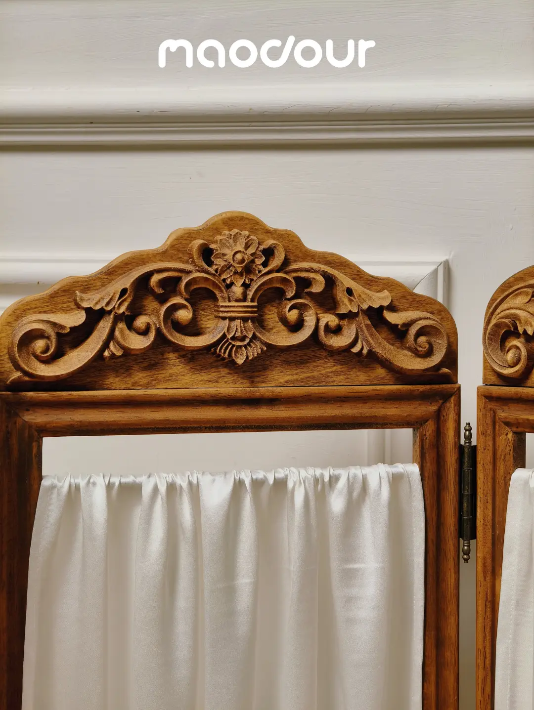 Satin carved folding pet screen divider detail 12