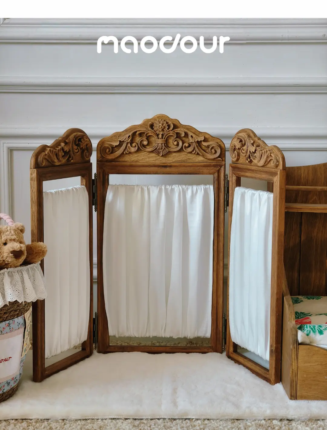 Satin carved folding pet screen divider detail 14