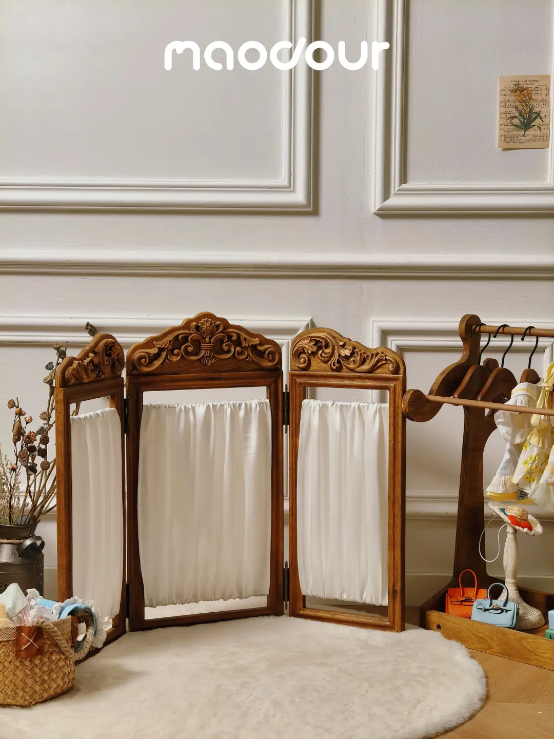Satin carved folding pet screen divider detail 5