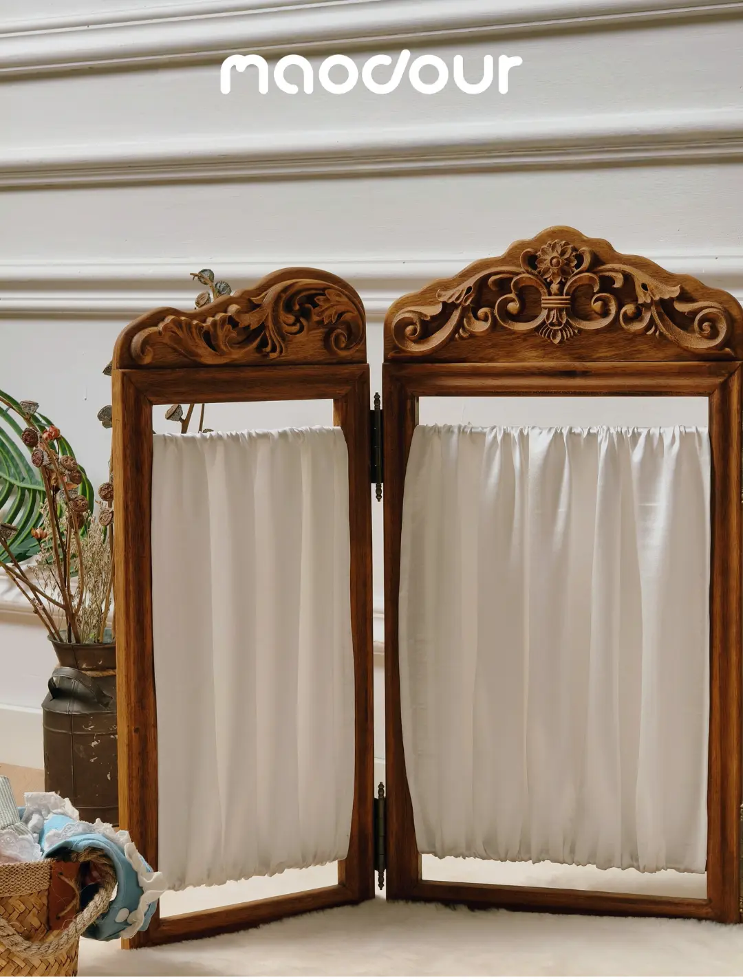 Satin carved folding pet screen divider detail 9