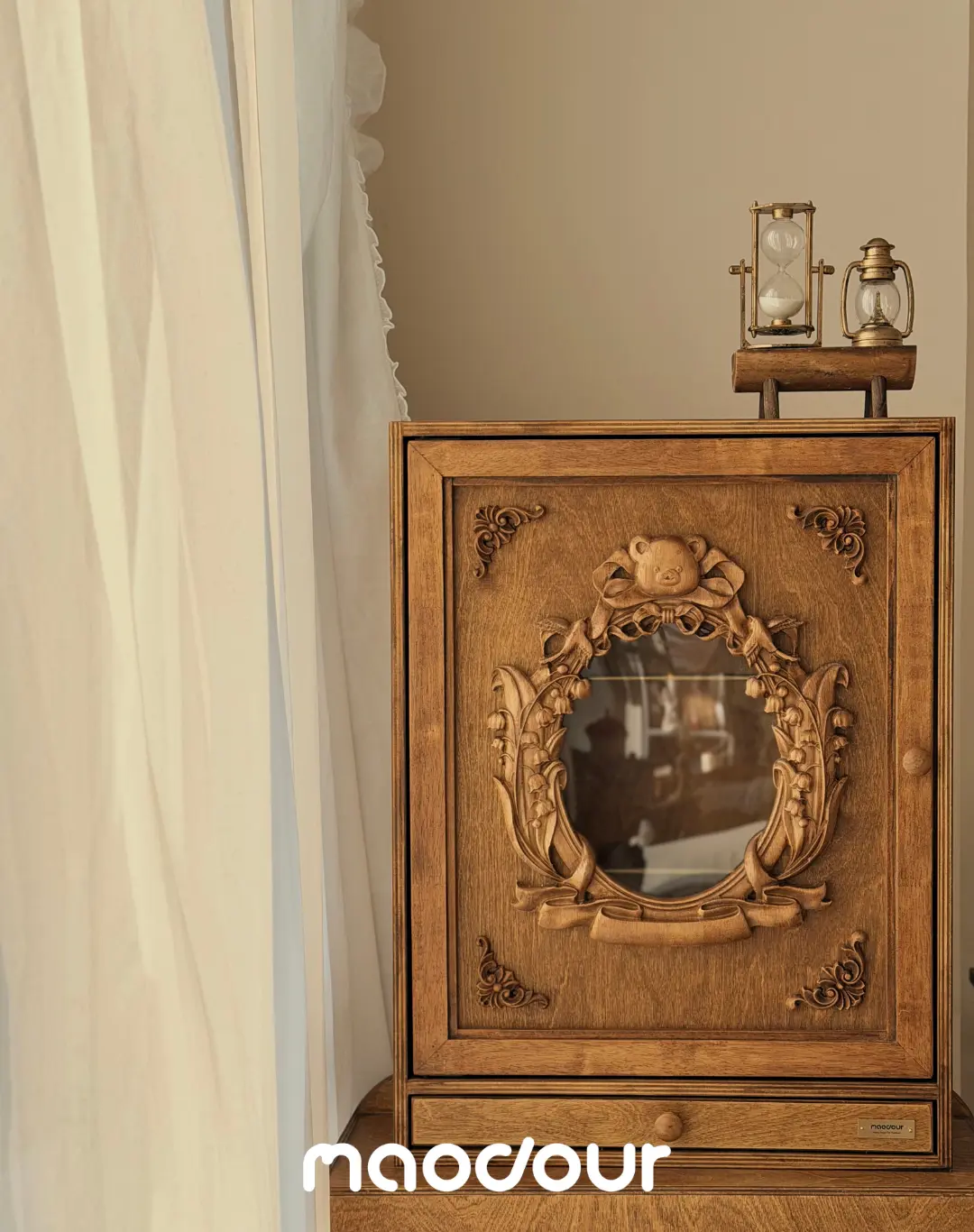Vintage bear pet wardrobe detail 2