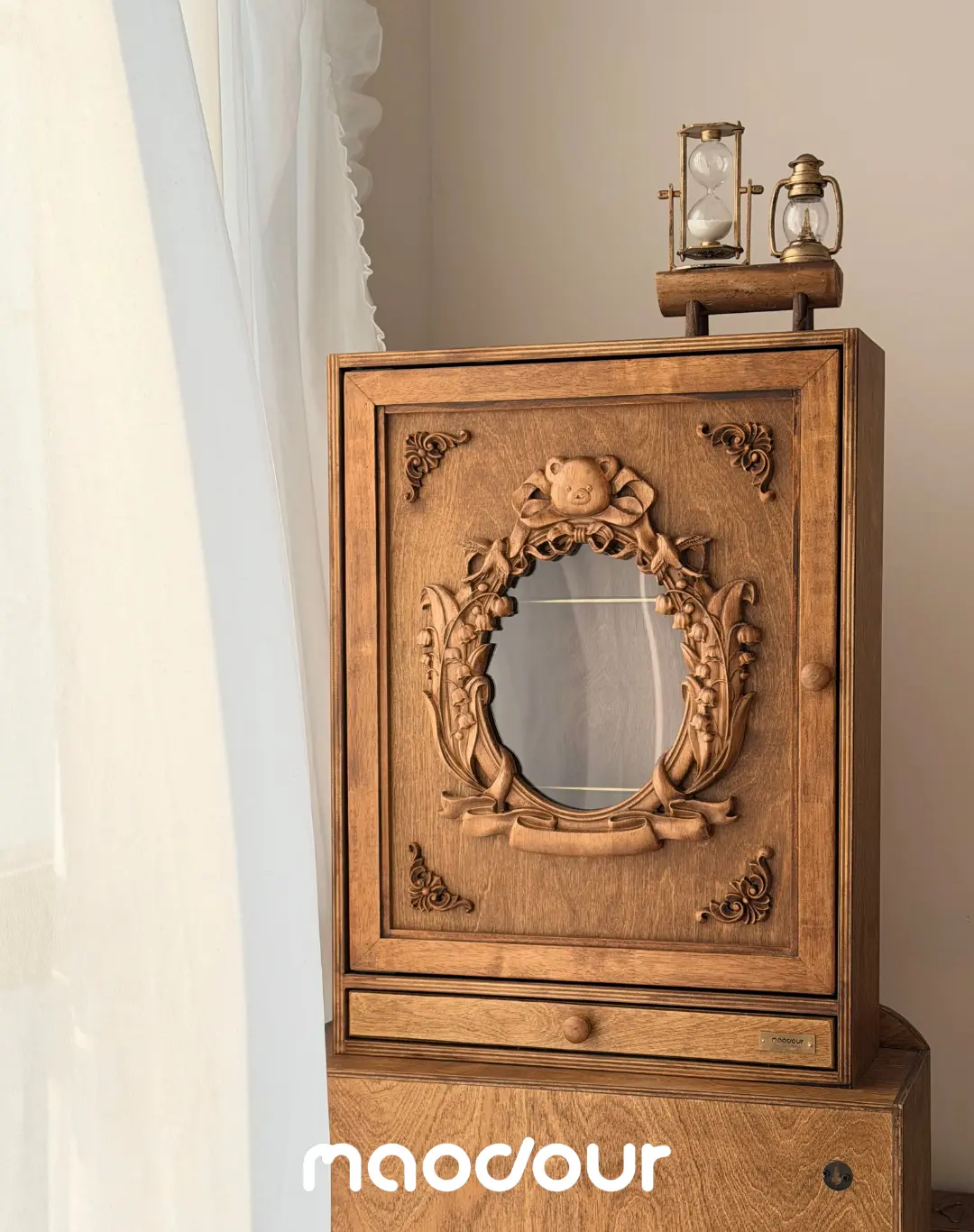 Vintage bear pet wardrobe detail 3