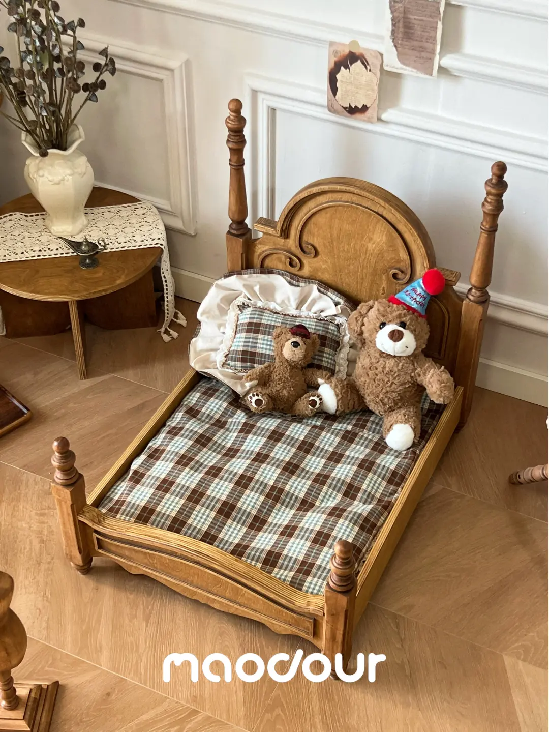 Anna princess vintage pet bed detail 6