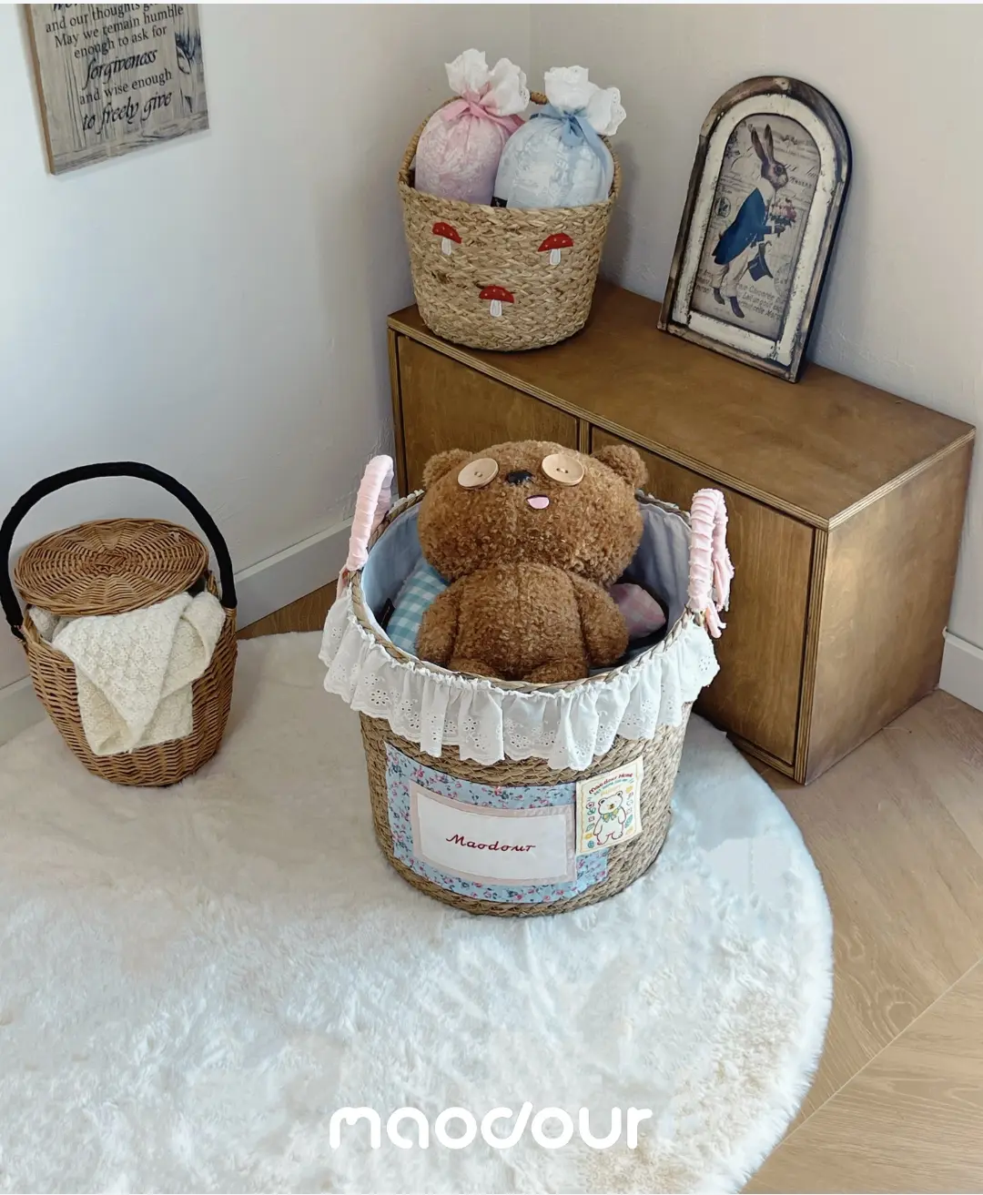 Bear pet storage basket detail 11