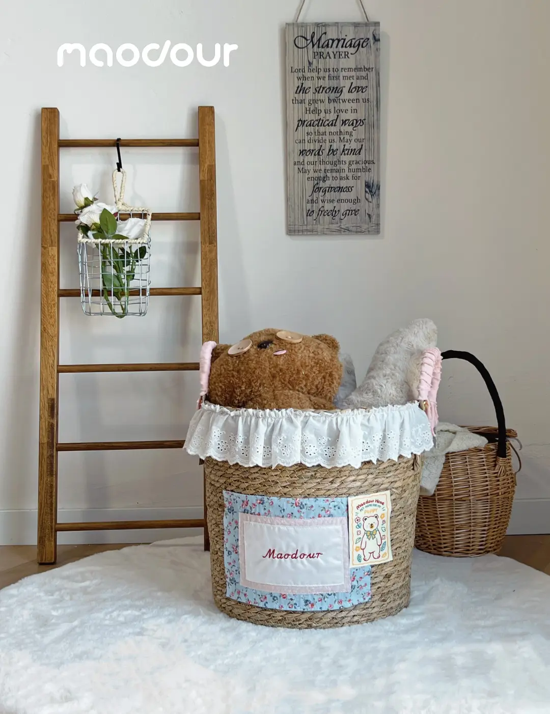 Bear pet storage basket detail 3