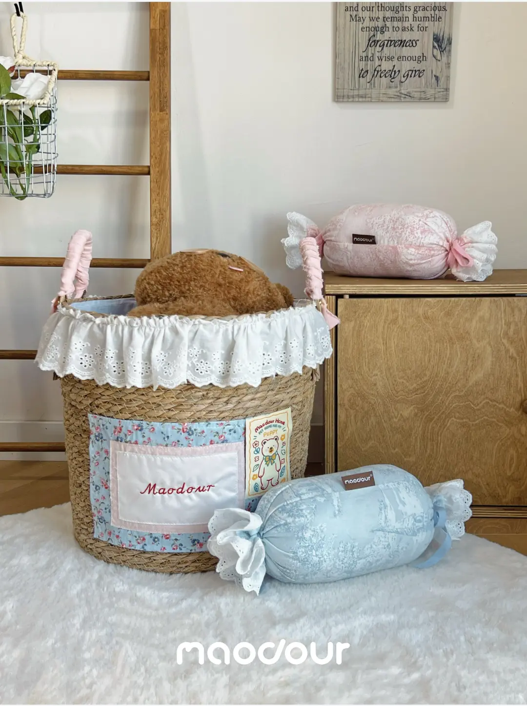 Bear pet storage basket detail 6