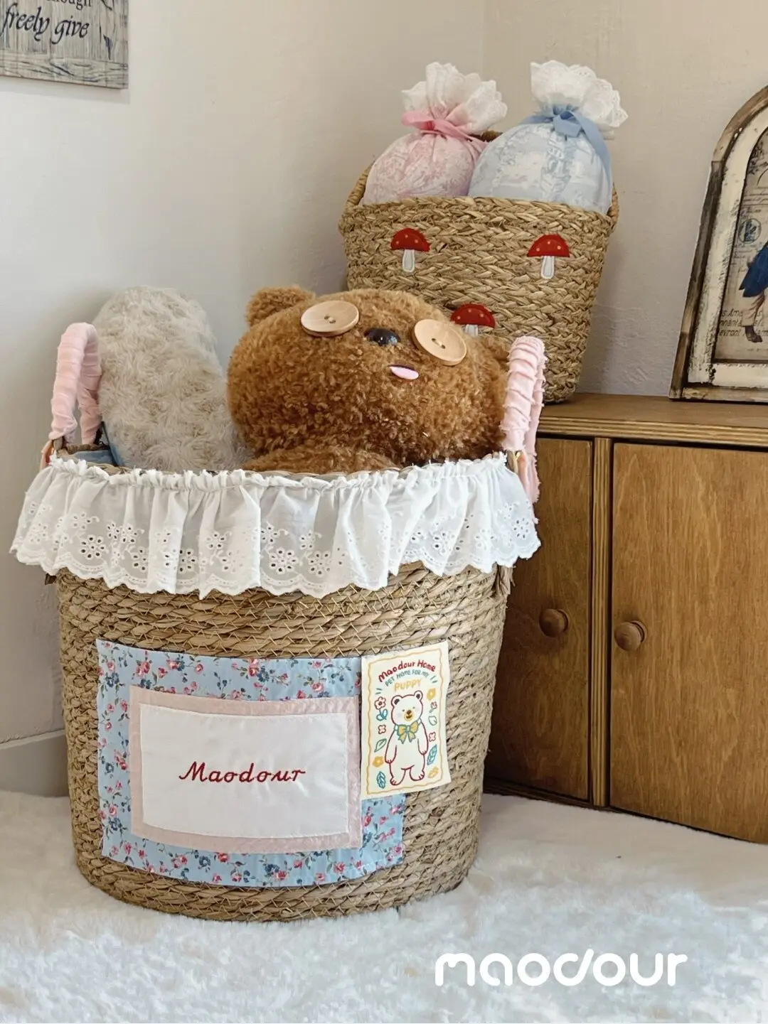 Bear pet storage basket detail 7